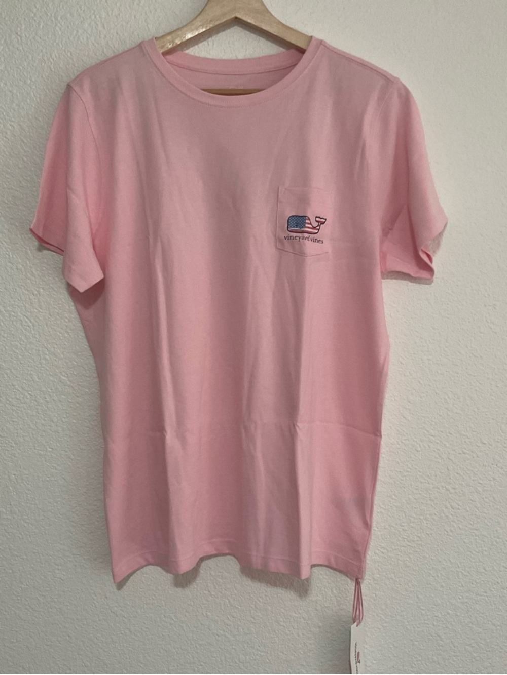 Vineyard Vines Women’s Flag Whale Short- Sleeve Pocket Tee Size L